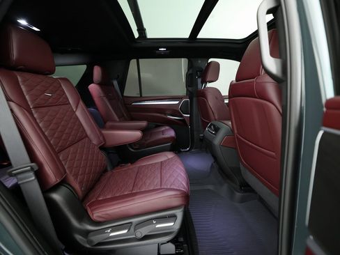 Used 2026 Cadillac Escalade Sport w/ LPO, ONYX Package image 11