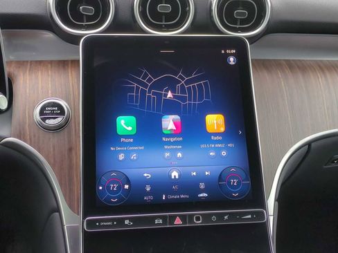 Used 2025 Mercedes-Benz GLC 300 4MATIC image 27