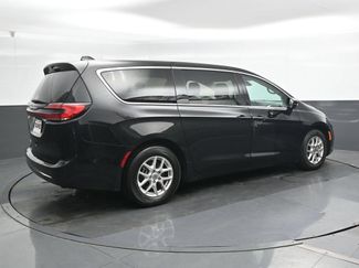 Used 2024 Chrysler Pacifica Touring-L FWD video 2