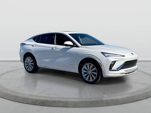 Used 2025 Buick Envista Avenir FWD image 2