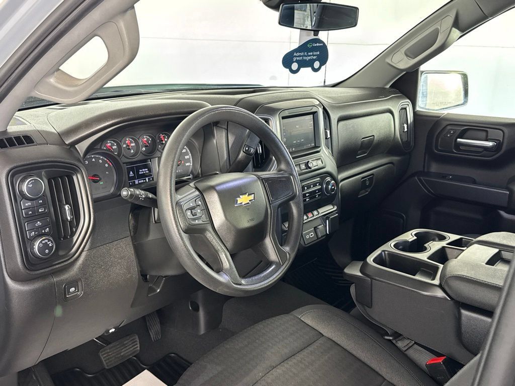 Certified 2024 Chevrolet Silverado 1500 Custom w/ Turbomax Blackout Package AWD/4WD image 17