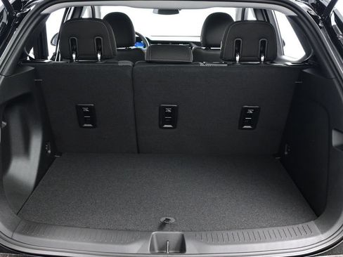 New 2027 Chevrolet Bolt LT w/ Comfort Package FWD image 39