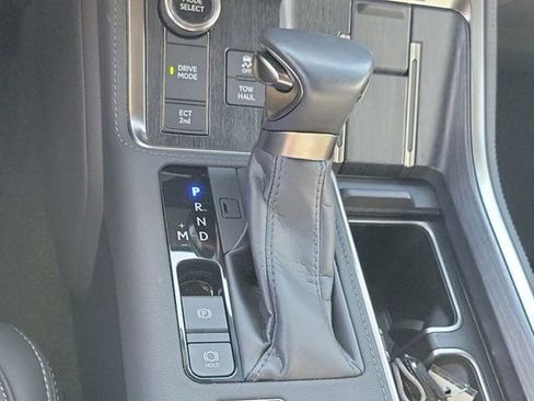 Used 2024 Lexus GX 550 w/ Cold Area Package image 31