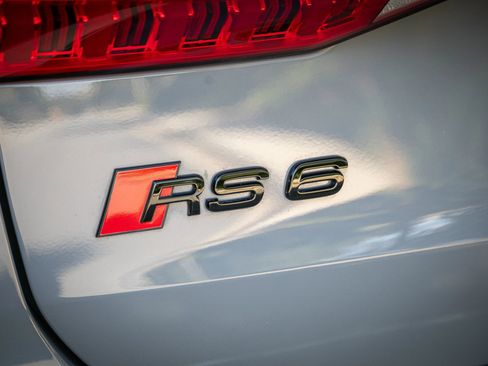 Used 2023 Audi RS 6 AWD/4WD image 17