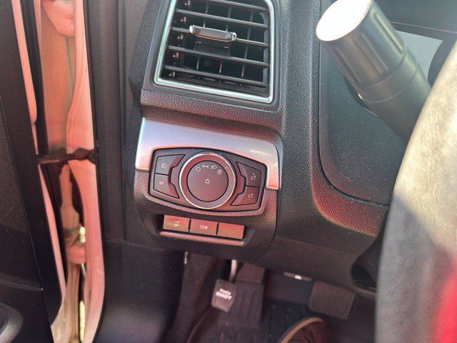 Used 2016 Ford Explorer XLT w/ Equipment Group 202A AWD/4WD image 7