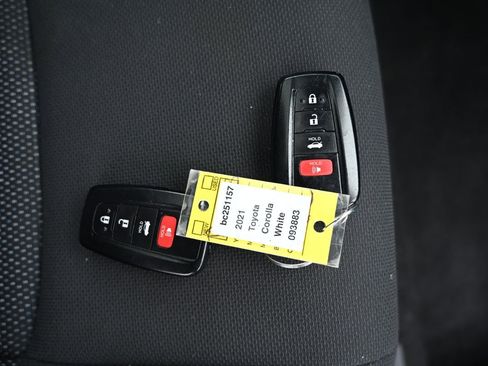 Used 2021 Toyota Corolla SE image 48
