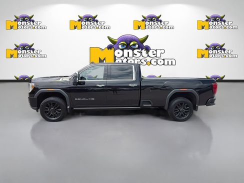 Used 2022 GMC Sierra 2500 Denali w/ Denali Black Diamond Edition AWD/4WD image 8