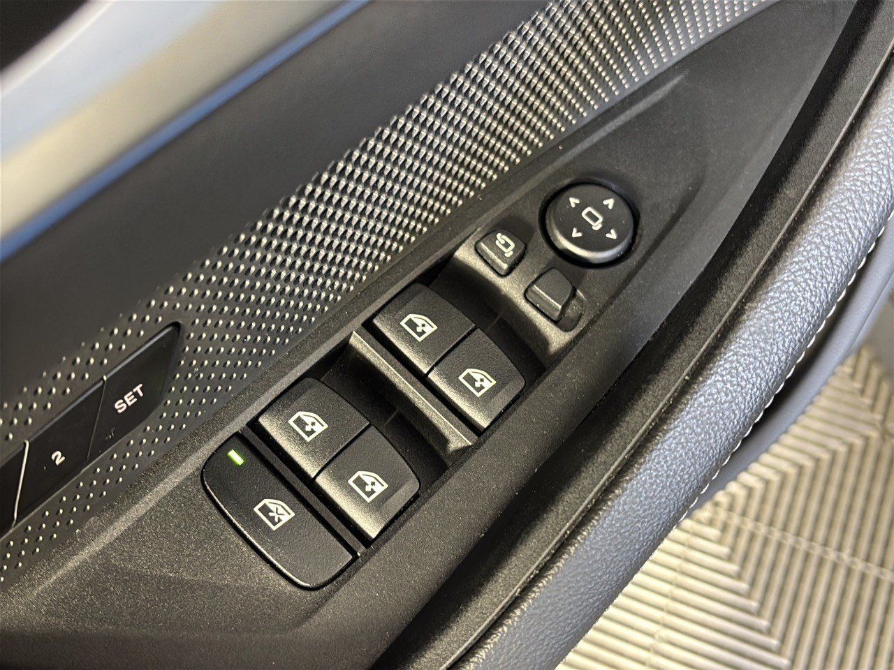 Used 2023 BMW i4 eDrive35 w/ Premium Package RWD image 15