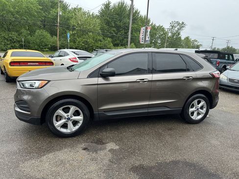Used 2019 Ford Edge SE FWD image 3