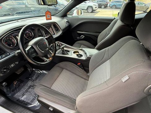 Used 2020 Dodge Challenger SXT RWD image 8