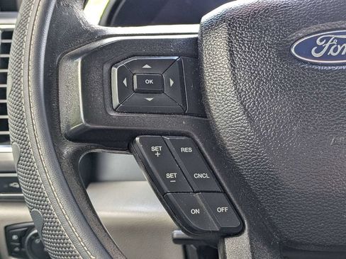 Used 2017 Ford F250 XLT w/ XLT Premium Package AWD/4WD image 24