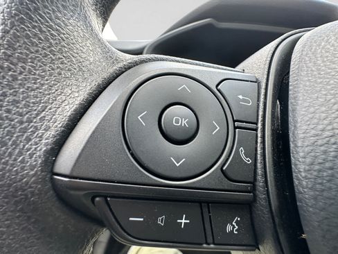 Used 2025 Toyota RAV4 LE AWD/4WD image 27