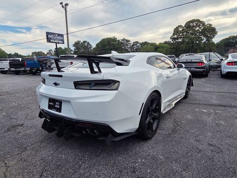 Used 2016 Chevrolet Camaro SS RWD image 5