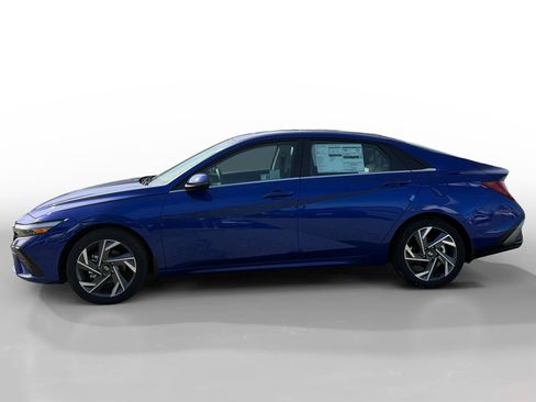 New 2025 Hyundai Elantra Limited image 2