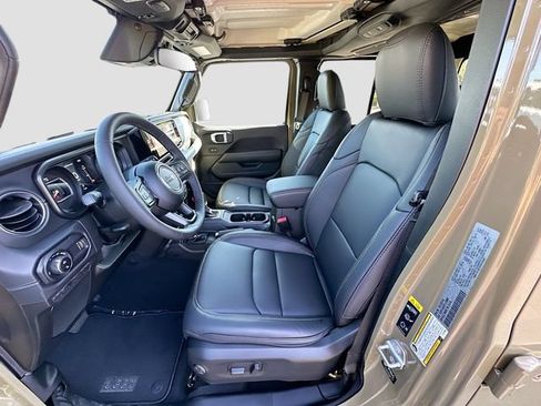New 2026 Jeep Gladiator Mojave AWD/4WD image 15