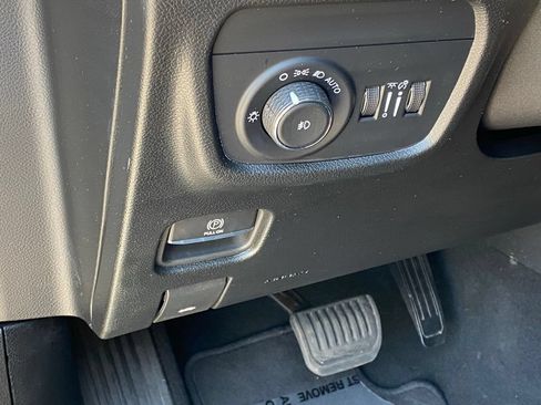 Used 2024 Jeep Grand Cherokee L Limited w/ Luxury Tech Group II AWD/4WD image 12