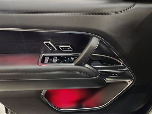 Used 2023 Land Rover Range Rover SE image 23