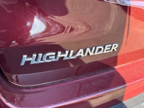 Used 2019 Toyota Highlander LE image 5