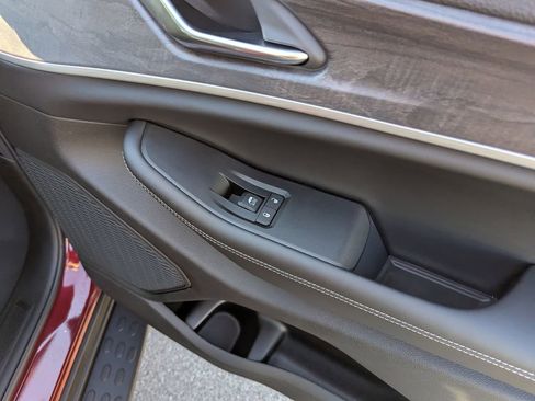 New 2025 Jeep Grand Cherokee L Limited w/ Trailer Tow Package image 36