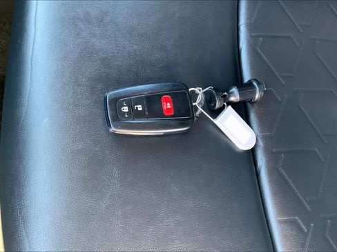 Used 2020 Toyota RAV4 Adventure image 14