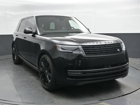 Used 2025 Land Rover Range Rover SE AWD/4WD image 6