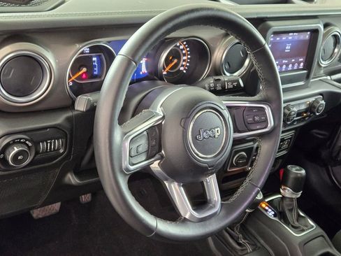 Used 2021 Jeep Wrangler Unlimited Sahara AWD/4WD image 27