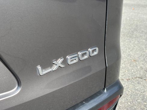 Used 2023 Lexus LX 600 4WD w/ Appearance Package image 11