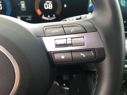 Certified 2025 Hyundai Kona SEL AWD/4WD image 8