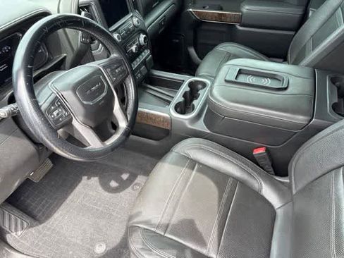 Used 2020 GMC Sierra 1500 Denali w/ Denali Ultimate Package AWD/4WD image 9