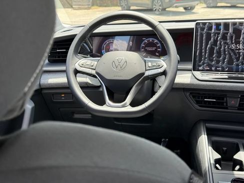 Used 2025 Volkswagen Tiguan S FWD image 17