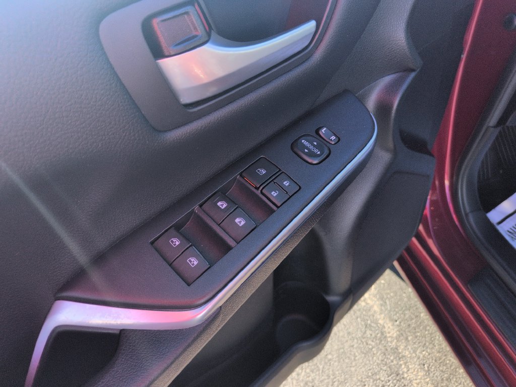 Used 2017 Toyota Camry SE FWD image 11