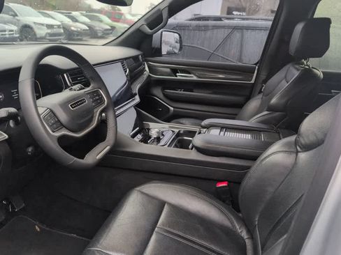 Used 2022 Jeep Wagoneer Series II w/ Premium Group I image 9