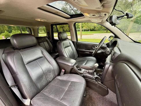 Used 2005 Chevrolet TrailBlazer LT w/ Luxury Package AWD/4WD image 19