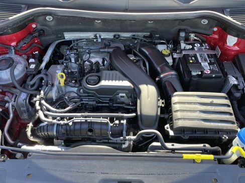 Used 2023 Volkswagen Taos SEL image 10