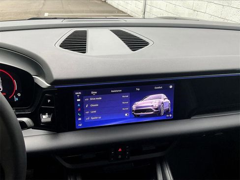 Certified 2024 Porsche Macan 4 Electric image 10