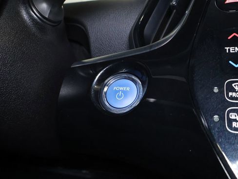 Used 2018 Toyota Prius Prime Premium image 22