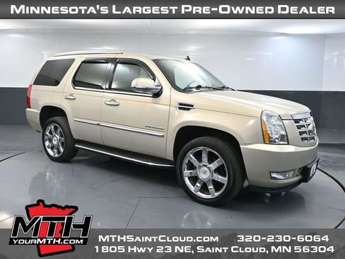 Used 2011 Cadillac Escalade Luxury image 1