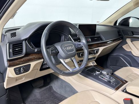 Used 2019 Audi Q5 2.0T Premium Plus w/ Premium Plus Package AWD/4WD image 3