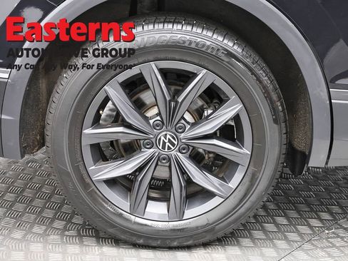 Used 2024 Volkswagen Tiguan SE image 28