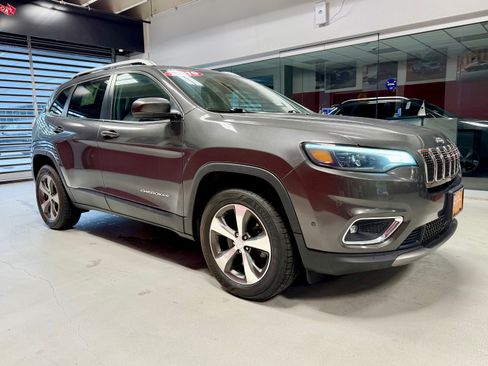 Used 2019 Jeep Cherokee Limited w/ Luxury Group AWD/4WD image 10