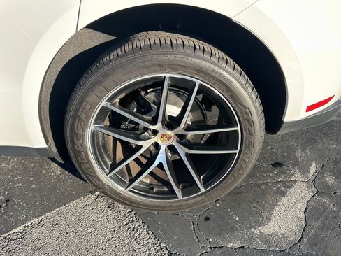 Used 2023 Porsche Macan image 38