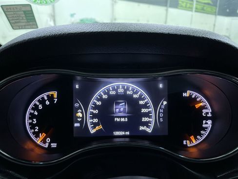 Used 2014 Jeep Grand Cherokee Limited image 19