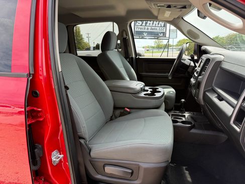 Used 2018 RAM 3500 Tradesman w/ Chrome Appearance Group image 14