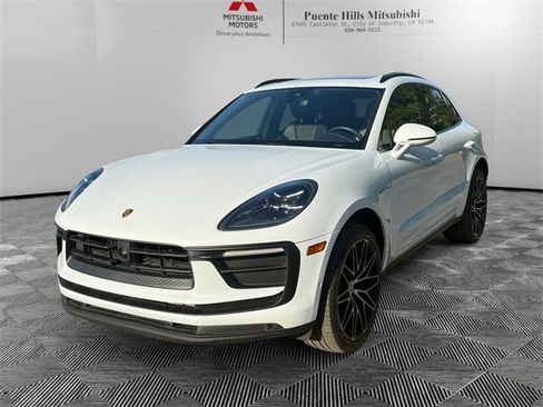 Used 2023 Porsche Macan image 1