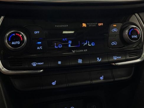Used 2019 Hyundai Santa Fe Limited AWD/4WD image 18