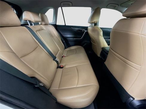 Certified 2019 Toyota RAV4 LE image 24