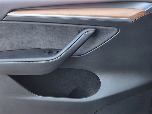 Used 2023 Tesla Model Y Long Range image 16