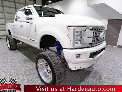 Used 2017 Ford F350 Platinum w/ Platinum Ultimate Package image 6
