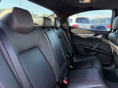 Used 2018 Maserati Ghibli S image 33