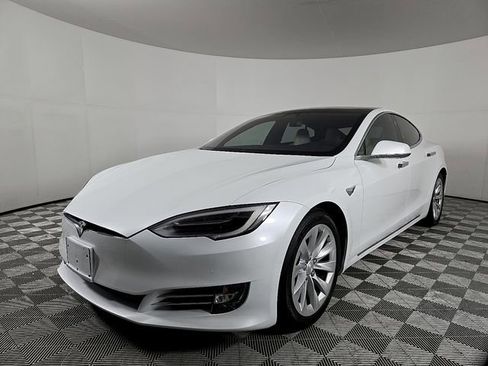 Used 2017 Tesla Model S P100D image 2